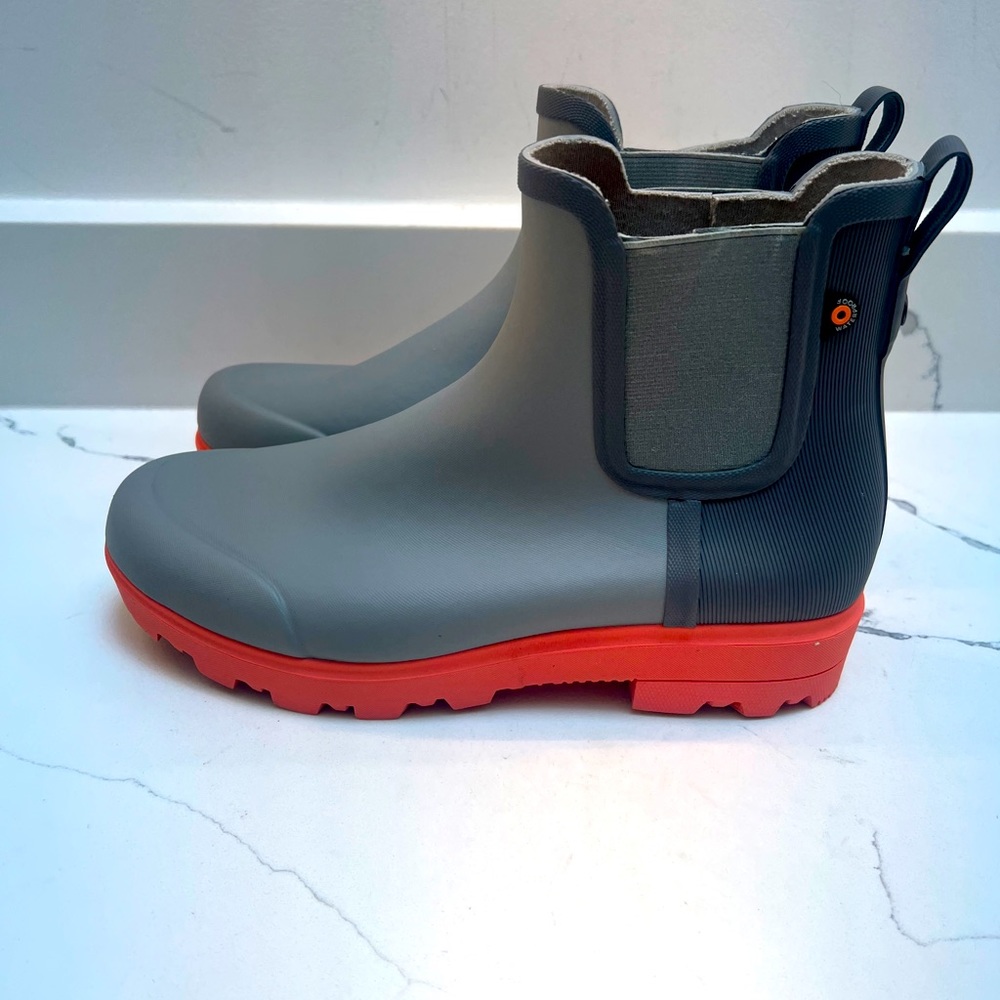 BOGS HOLLY CHELSEA Women's Rain Boots Grey waterproof Size 9 NWOB